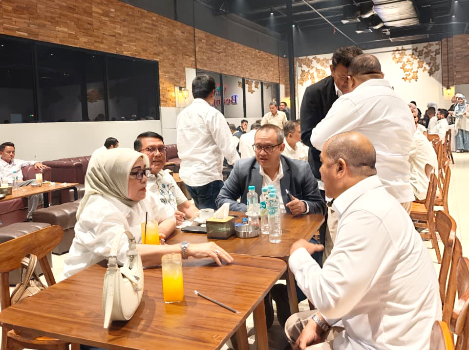Menghadiri Undangan Acara syukuran atas terpilihnya Bapak Hilal Firmansyah sebagai Ketua Kadin Kabupaten Bogor periode Tahun 2026-2031 di Cafe Beanfinity Cibinong Bogor